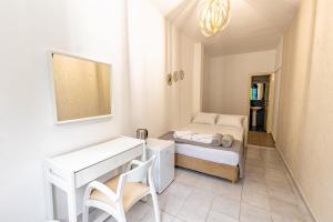 Budget Double Room room in Theo Bungalows