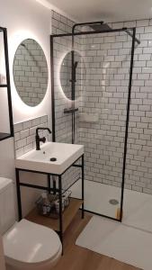 Appartements Studio cosy equipe, Centre ville : photos des chambres