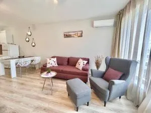 Blue Lagoon Seafront Apartments - Priseltsi