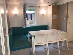 Appartements Mobil home recent de 3 chambres dans un Camping 4* : photos des chambres