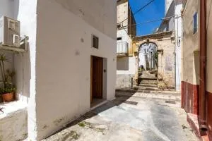 Vico dei Mille by BarbarHouse - 图列