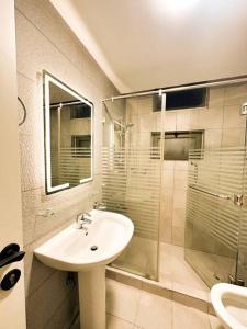 central apartment for rent 30