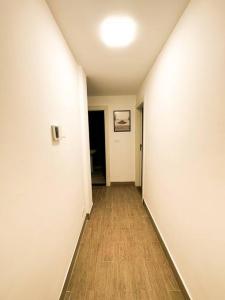 central apartment for rent 30
