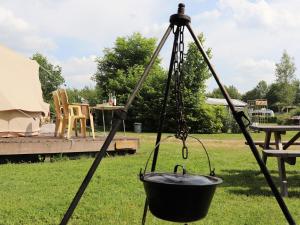 Glamour Tent in Frisian Woods near Cycling Route