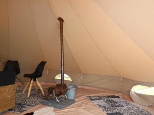 Glamour Tent in Frisian Woods near Cycling Route