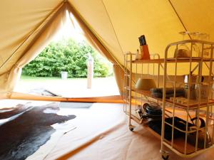 Glamour Tent in Frisian Woods near Cycling Route