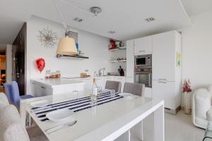 Exquisite Seafront Apart in Spinola Bay St Julians