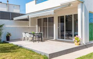 Cozy Home In Dugopolje