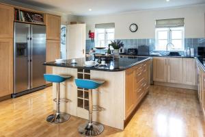 Windrush Lake 80 & 81, Waterlow Lodge P