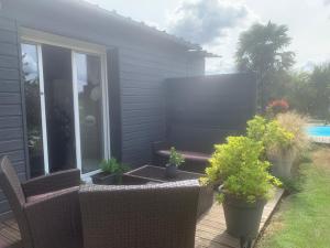 Appartements Studio cocooning independant avec acces piscine sur demande : photos des chambres