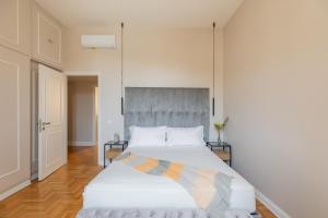 Spanish Steps Caesar Suites