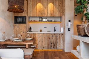 WABISABI SUITES - BRAILLE