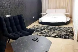 לאון ספא לופט - חדרי אירוח עם בריכה פרטית וסאונה בלב חיפה - Haifa