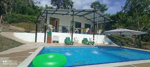 CASA BLANCA EN LA VEGA