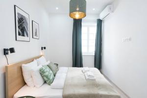 Apartment room in Trendy central apartment at Castle
