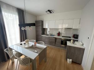 Sunny apartman u resortu, Petrčane, apartman za 4, AKCIJA!