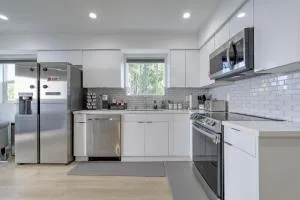 Modern Apartment in Studio City - نورث هوليوود