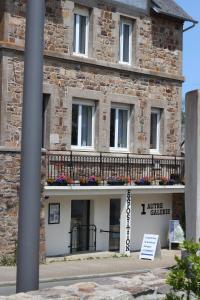 BnB Maison dArt Breakfast in the Art Gallery