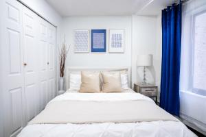 809-3B Columbus Circle W D new BLDG Balcony