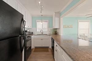 The Seaclusion Top Floor - 300 Seventh Street