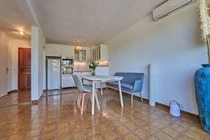 Sunrise -Swimming-pool-Saint-Tropez center-parking