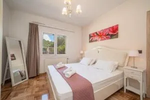 JASMINE - ONE BEDROOM APART WITH BALCONY - Chaliotata