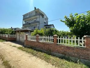 Lalzi Rental apartments - Barç