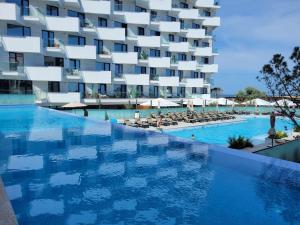 Royal - Infinity Pool & Spa Resort