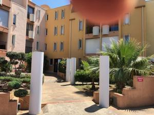 Gruissan (Aude) Appartement calme, vue sur port de plaisance -Clim, Empl.Parking