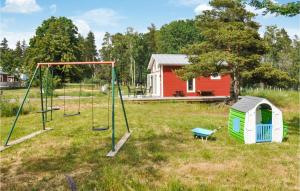 Nice Home In Hammarö With Kitchen