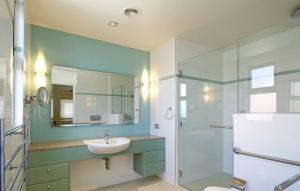 The Breakers 5 Beachfront Paradise