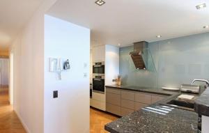 The Breakers 5 Beachfront Paradise