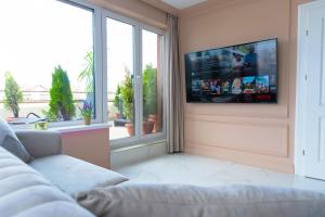 The Episode - Jacuzzi Penthouses