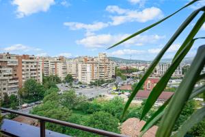 The Episode - Jacuzzi Penthouses