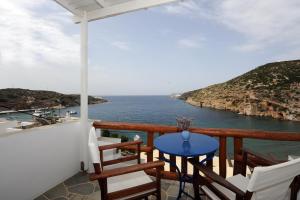 Thalatta Sifnos Greece