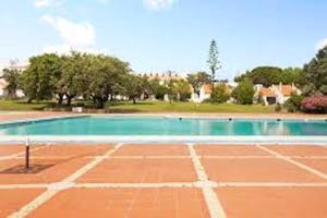 Bright apartment with sea view in Albufeira - 67 m² + pool