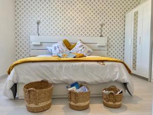 B&B / Chambres d'hotes Chambre cosy RDC avec veranda, jardin prive et wifi, proche plage – Saint-Michel-Chef-Chef - FR-1-306-1256 : photos des chambres