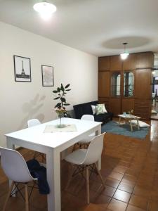 Departamento Céntrico Ciudad Mendoza Belgrano y Aristides con cochera