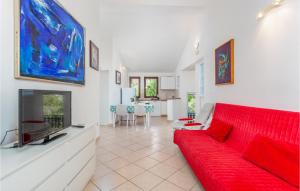 Stunning Apartment In Pinezici With 2 Bedrooms And Wifi