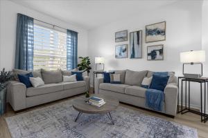 Lake View Vacation Home with Pool and Game Room Near Disney Parks