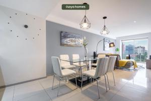 2BR apartment with Jacuzzi | Pool | City Skyline