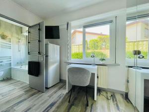 DnN Stylish Studio - WiFi, Parking, Near Basel & Airport - Portable AC, dishwasher, washing machine