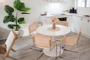 Malie - By The Sea - Torquay