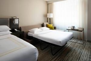 King Room with Sofa Bed room in Marriott Columbus Northwest