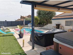 Maisons de vacances VILLA JAKUZZI PISCINE *12 Au 19 AOUT : photos des chambres
