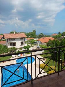 Templum Yovis Apartments