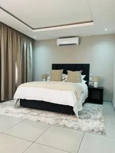 Elson Manor Guesthouse - Mmafefe