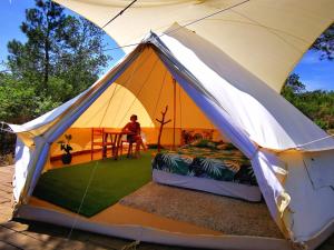 Tentes de luxe Grande Tente Tipi avec magnifique vue : photos des chambres