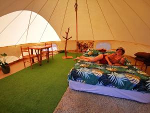 Tentes de luxe Grande Tente Tipi avec magnifique vue : photos des chambres