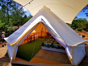 Tentes de luxe Grande Tente Tipi avec magnifique vue : photos des chambres